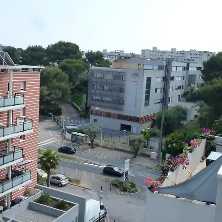 Les Grenadines Du Samedi Au Samedi 昂蒂布