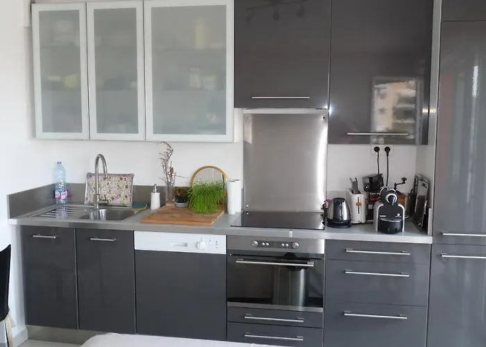 Les Grenadines Du Samedi Au Samedi Αντίμπ