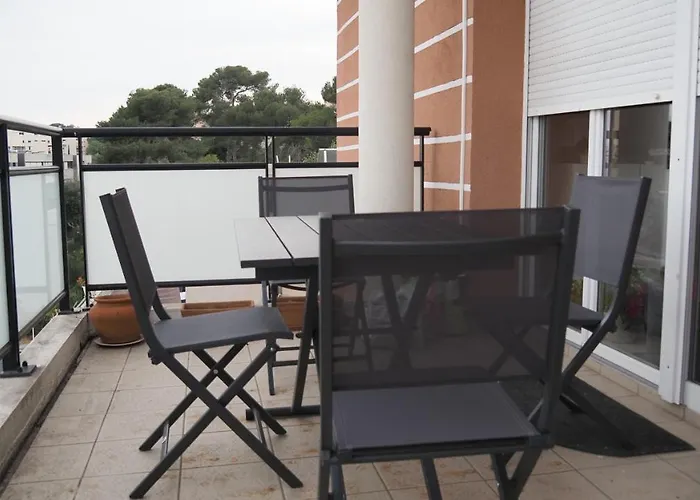 Les Grenadines Du Samedi Au Samedi 昂蒂布